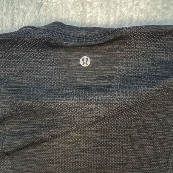 Lululemon Gray Performance Short Sleeve Swiftly Tech T-Shirt Size Medium - Picture 6 of 8